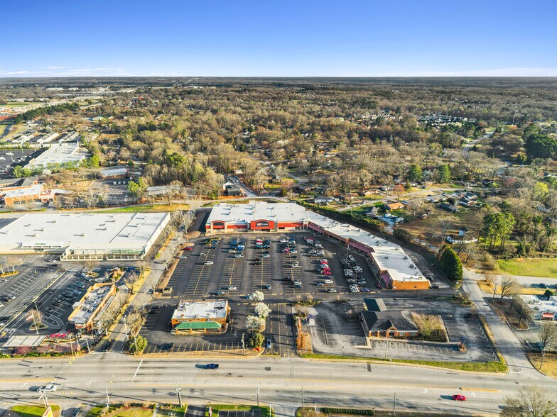 More Photos Of 201-273 W Butler Rd, Mauldin General Retail For Lease