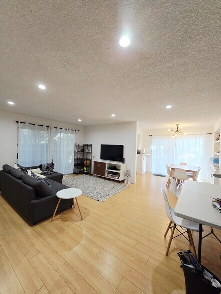 More Photos Of 3338 Mentone Ave, Los Angeles Apartments For Sale