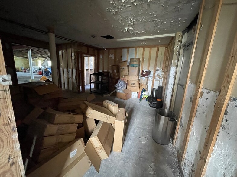 More Photos Of 2400 Delachaise St, New Orleans Specialty For Sale