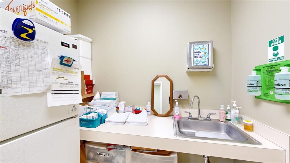 More Photos Of 113 Bo Bo Dr, Crystal Springs Freestanding For Lease