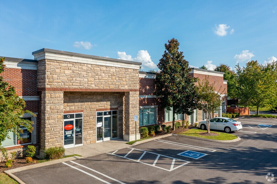 More Photos Of 3011 Harrah Dr, Spring Hill Office For Lease