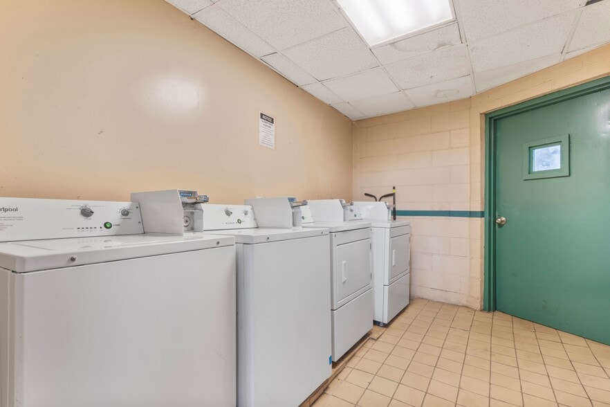 More Photos Of 832 Atlantic St, Bridgeport Apartments For Sale