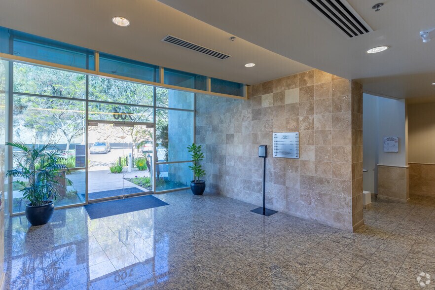 More Photos Of 700 La Terraza Blvd, Escondido Office For Sale
