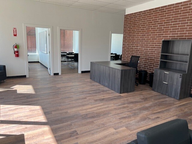 More Photos Of 127 W Main St, Ardmore Office For Sale