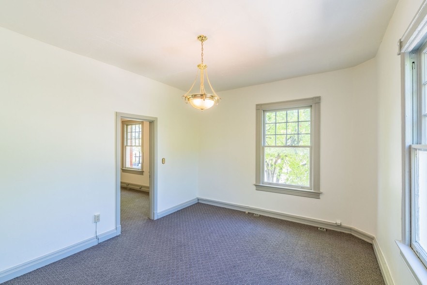 More Photos Of 1923 N Classen Blvd, Oklahoma City Office For Lease