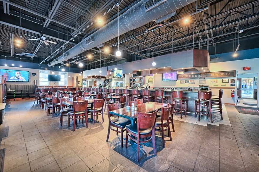 More Photos Of 589 Salem Rd, Etters Restaurant For Lease