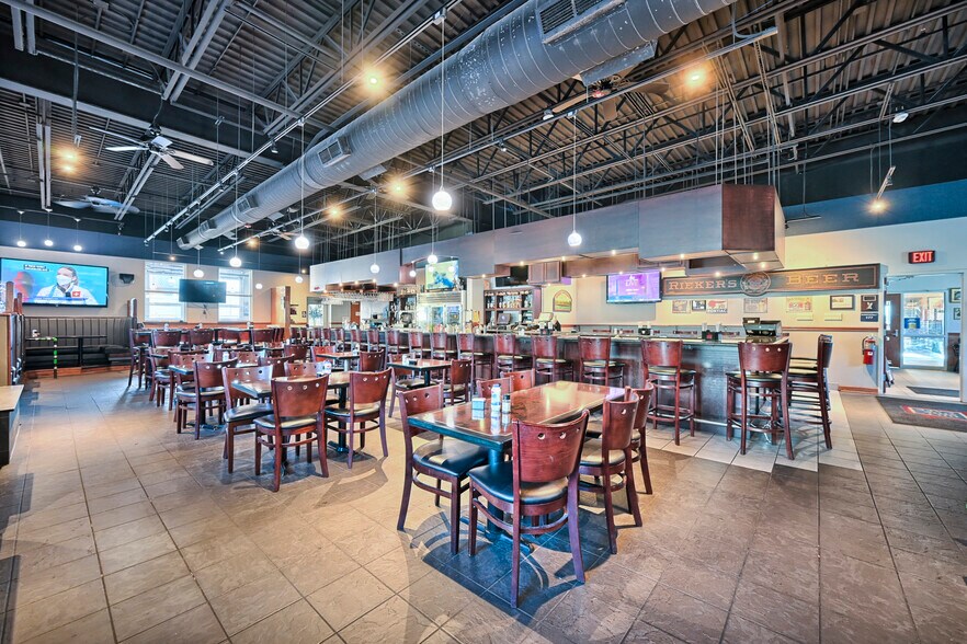 More Photos Of 589 Salem Rd, Etters Restaurant For Sale