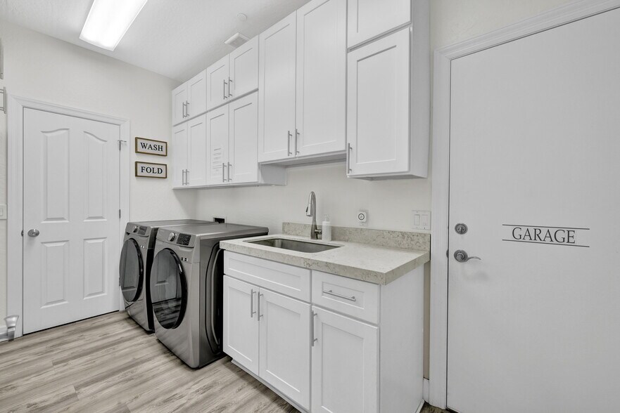 More Photos Of LUXURY GATED PEORIA ALH, Peoria Assisted Living For Sale