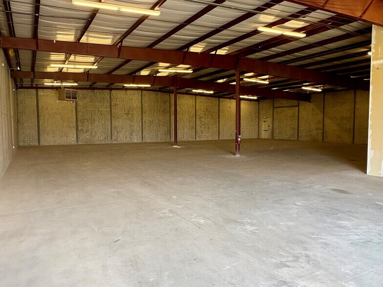 More Photos Of 5117 NW 3rd St, Oklahoma City Industrial For Lease