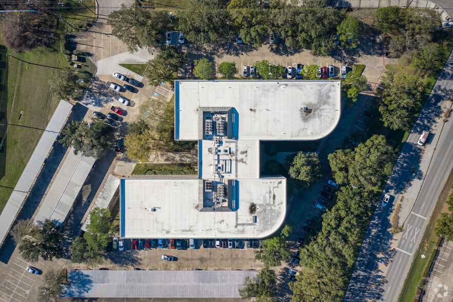More Photos Of 10235 W Little York Rd, Houston Office For Lease