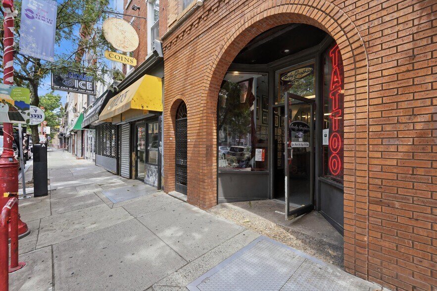 More Photos Of 617 South St, Philadelphia Apartments For Lease