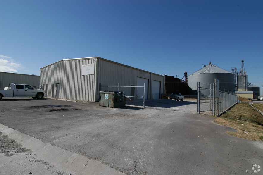 Primary Photo Of 300 W Broadway St, Prosper Warehouse For Lease