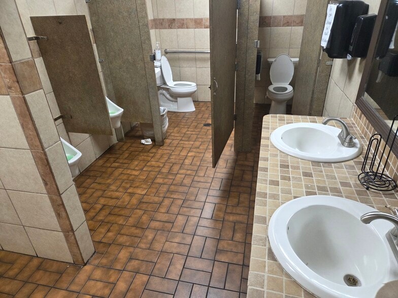 More Photos Of 1303 Del Prado Blvd S, Cape Coral Restaurant For Sale