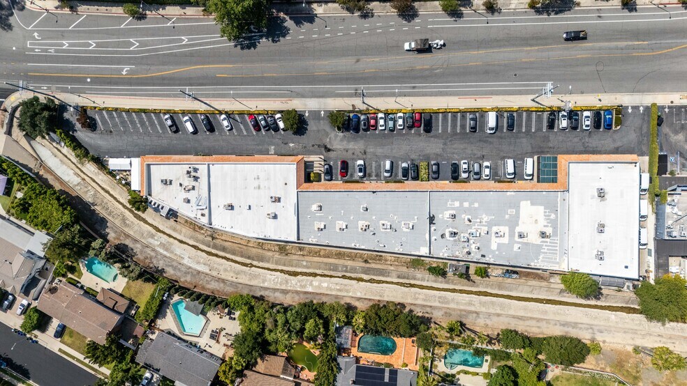 More Photos Of 23701-23751 Roscoe Blvd, Canoga Park General Retail For Sale