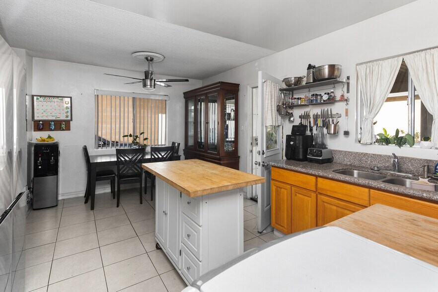 More Photos Of 8620-8624 Watson St, Cypress Apartments For Sale