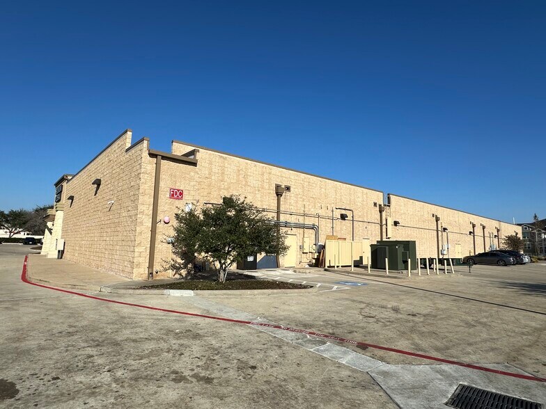 More Photos Of 7930 W Grand Pky, Richmond Storefront For Sale