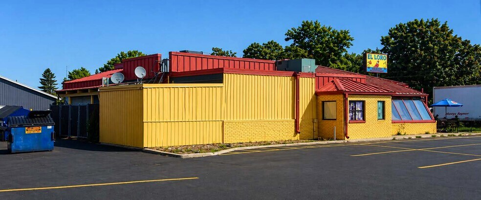 More Photos Of 401 N Nokomis St, Alexandria General Retail For Sale