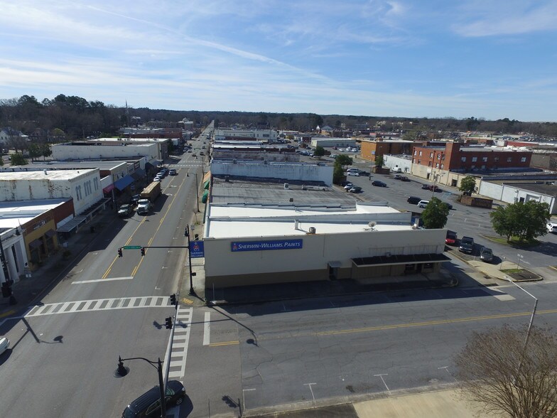 More Photos Of 227 N Broadway Ave, Sylacauga Storefront For Sale