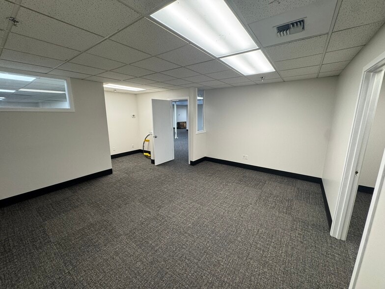 More Photos Of 3077 20th St E, Fife Warehouse For Lease