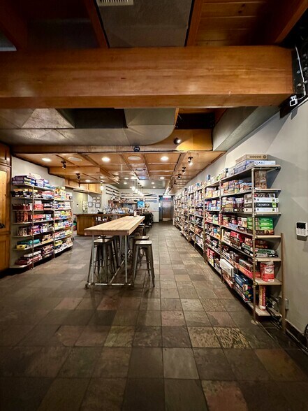 More Photos Of 724 S Massachusetts St, Lawrence Storefront Retail Residential For Lease