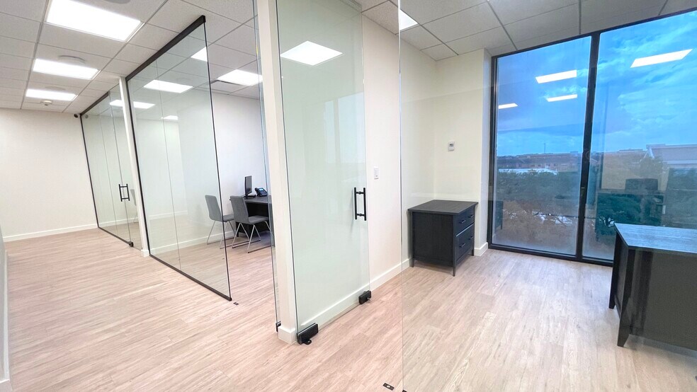 More Photos Of 6100 Corporate Dr, Houston Medical For Sale