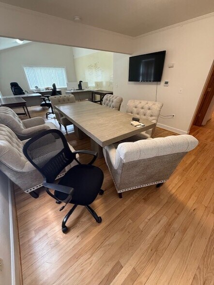 More Photos Of 4245 SW 109th Ave, Beaverton Office For Lease