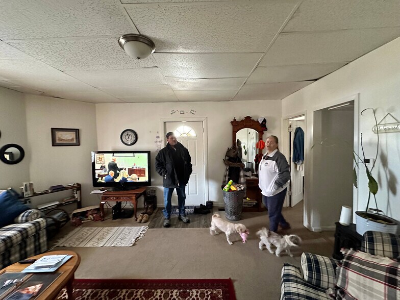 More Photos Of 1831 N C St, Elwood Apartments For Sale