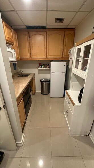 More Photos Of 7800 W Oakland Park Blvd, Sunrise Medical For Sale