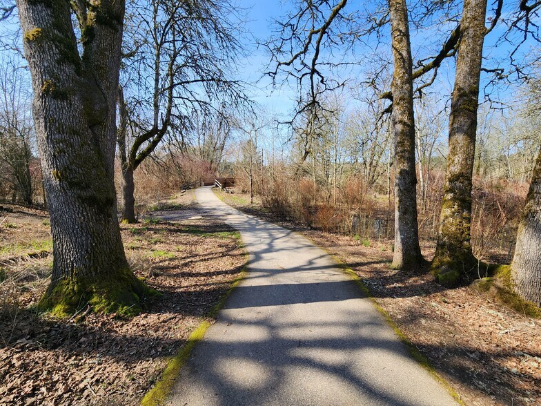 More Photos Of 8505 SW Creekside Pl, Beaverton Office For Lease