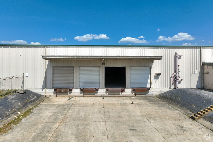 More Photos Of 3003 Pennington Dr, Orlando Manufacturing For Lease