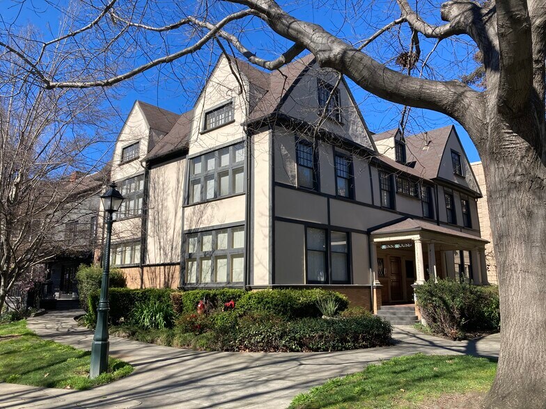 Primary Photo Of 654 13th St, Oakland Unknown For Lease