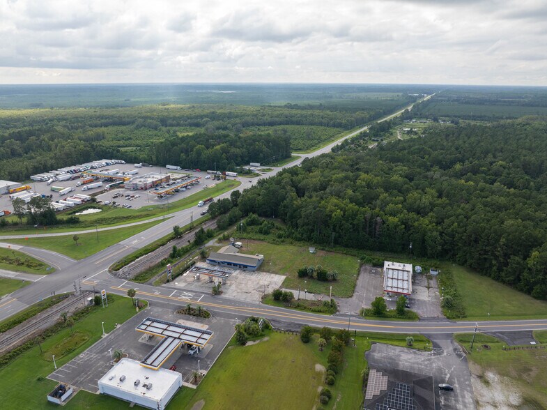 More Photos Of 5 Lane St, Yemassee Storefront For Sale