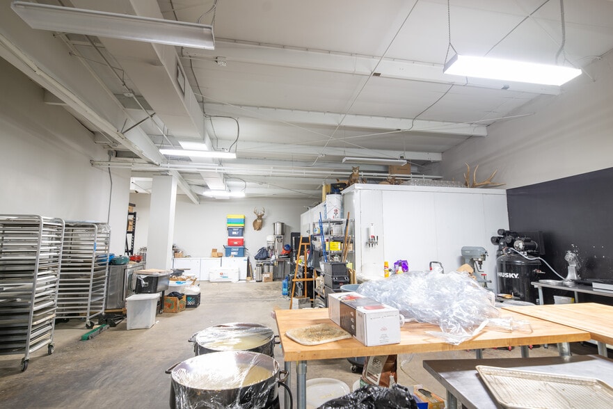 More Photos Of 5010 N Nebraska Ave, Tampa Light Distribution For Lease