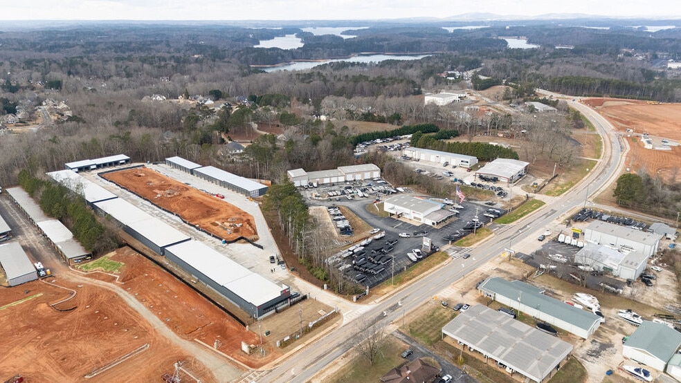 More Photos Of 6034 Lanier Islands Pky, Buford Self Storage For Lease