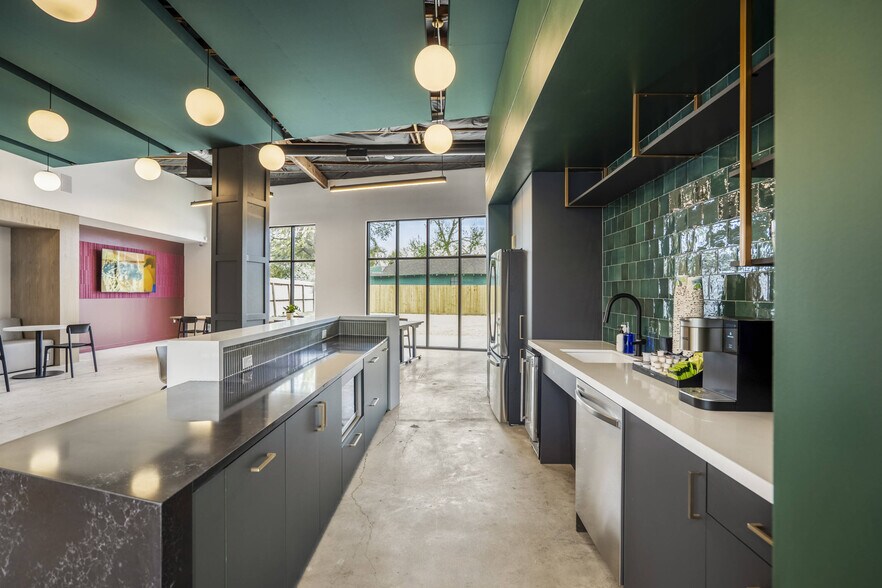 More Photos Of 1109-1115 Dumble st, Houston Office For Sale