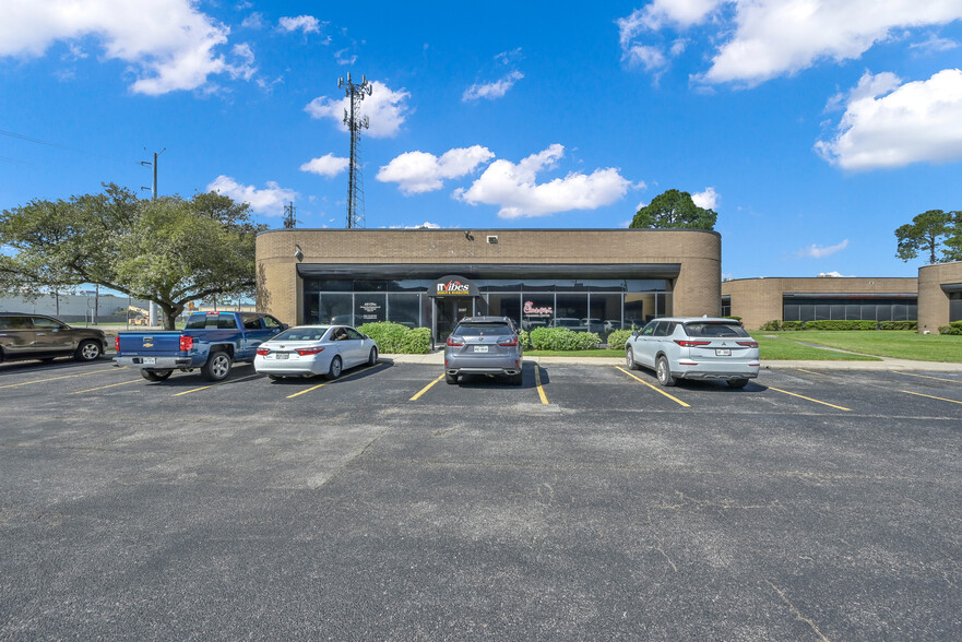 Primary Photo Of 25307 I-45, Spring Medical For Lease