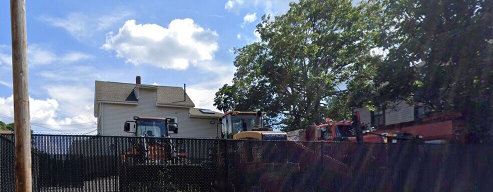 Primary Photo Of 3-5 Fern St, Waltham Contractor Storage Yard For Lease
