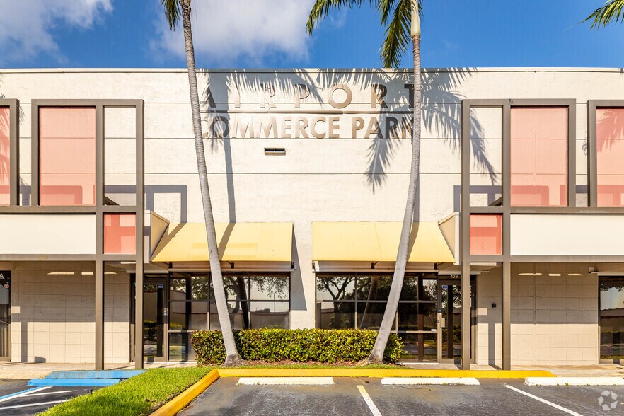 More Photos Of 4101 Ravenswood Rd, Dania Beach Office For Lease