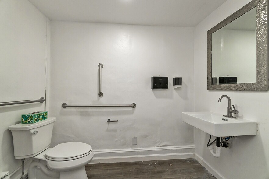 More Photos Of 474 W Main St, Kutztown Storefront Retail Residential For Sale