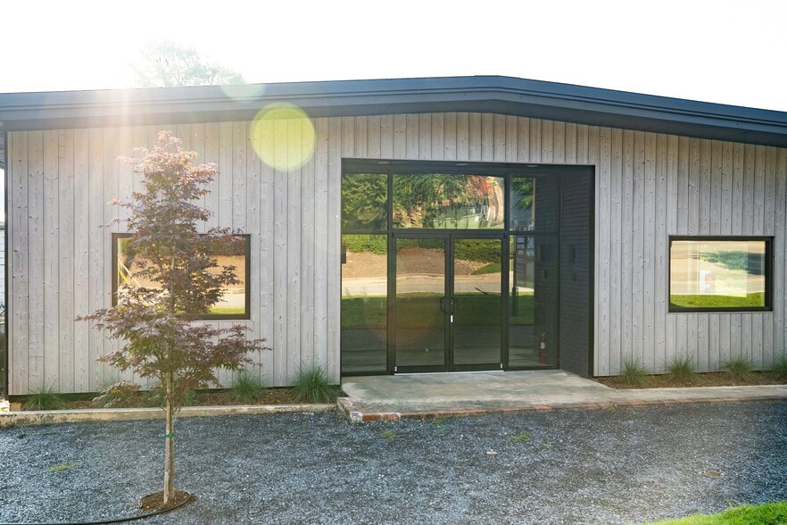 More Photos Of 105 Old Epps Bridge Rd, Athens Office For Lease