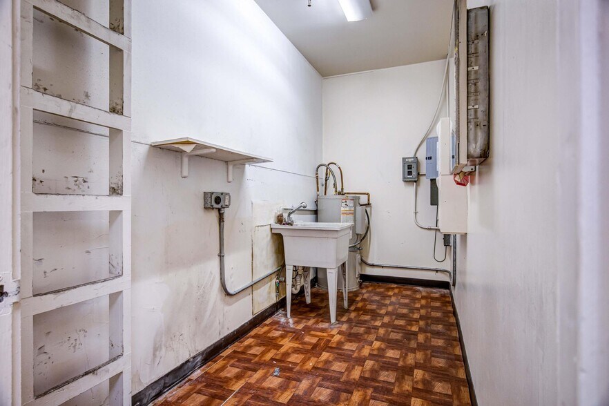 More Photos Of 6820-6830 E Washington Blvd, Commerce Refrigeration Cold Storage For Lease