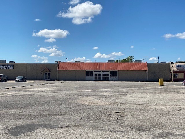 More Photos Of 2511 19th St, Hondo Unknown For Lease