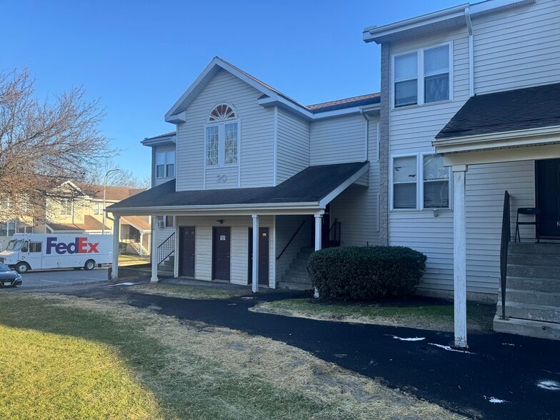 More Photos Of Capital Woods, Albany Apartments For Sale