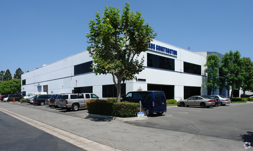 More Photos Of 15261 Connector Ln, Huntington Beach Manufacturing For Lease