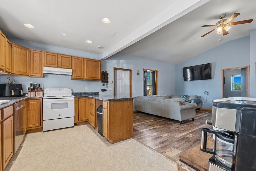 More Photos Of 316-318 Main St, Glenburn Apartments For Sale