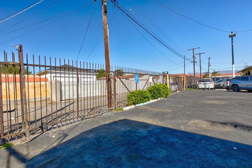 More Photos Of 13243 Osborne St, Arleta Land For Lease