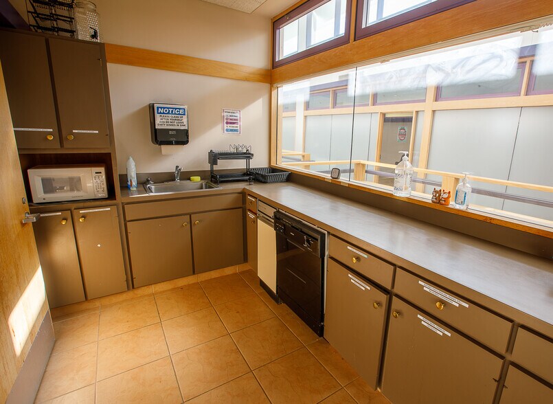 More Photos Of 3516 Covington Hwy, Decatur Office For Sale