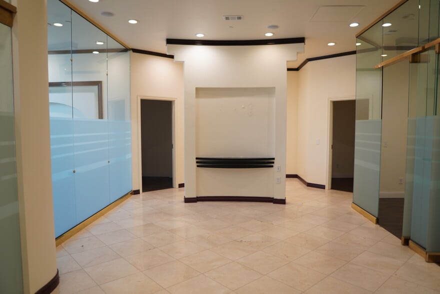 More Photos Of 227 W Valley Blvd, San Gabriel Unknown For Lease