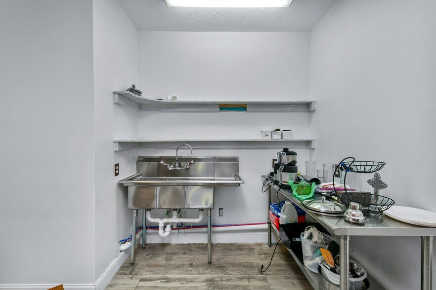 More Photos Of 407 Orchard Park, Ridgeland Office Residential For Sale