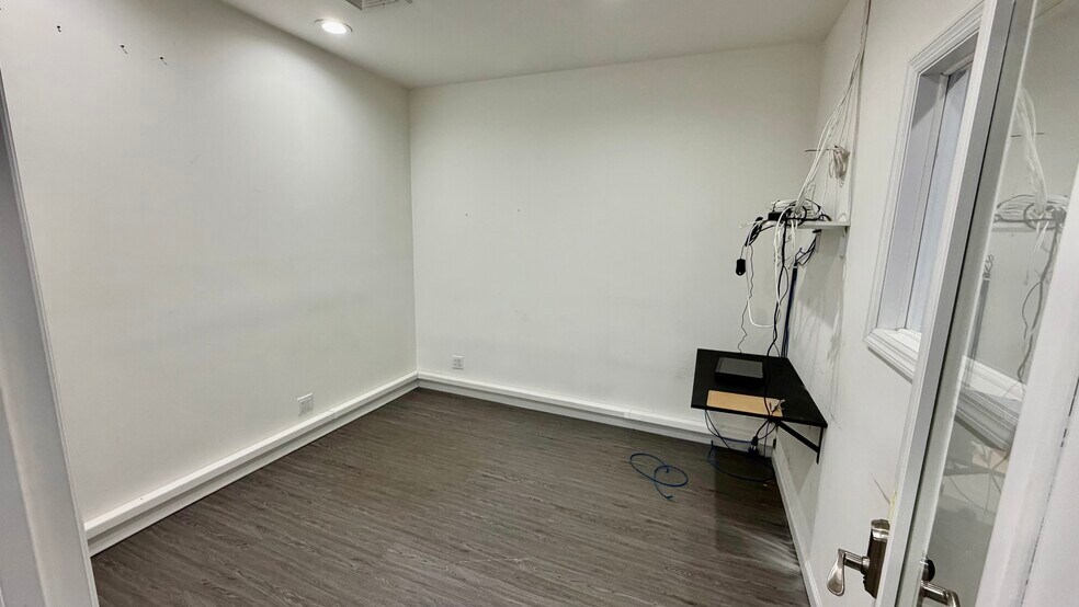 More Photos Of 112-21 Jamaica Ave, Richmond Hill Storefront Retail Office For Sale